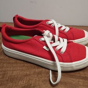 Women's Red Cariuma Sneakers, Size 7.5